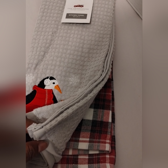 NWT 2 Winter Kitchen Towels - Picture 2 of 7